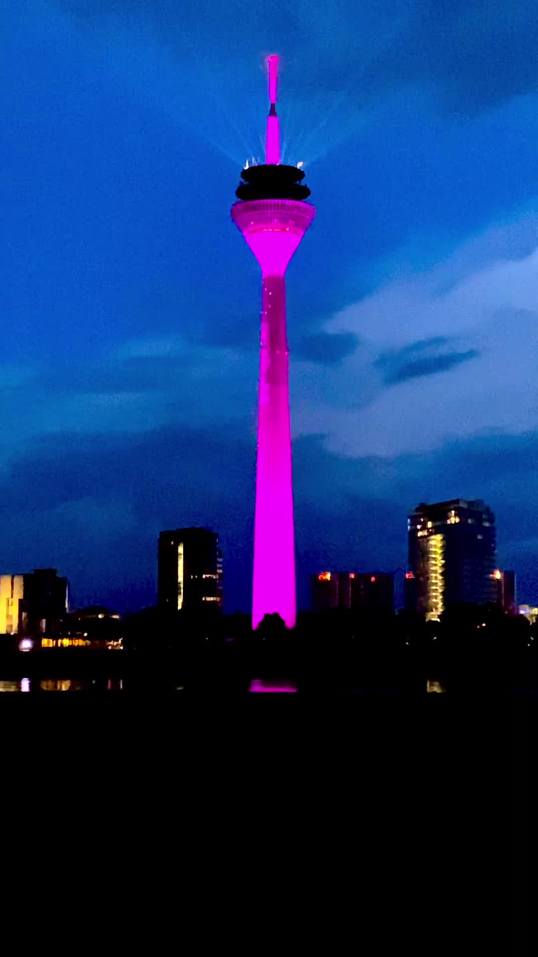 Düsseldorf, Stadt am Rhein