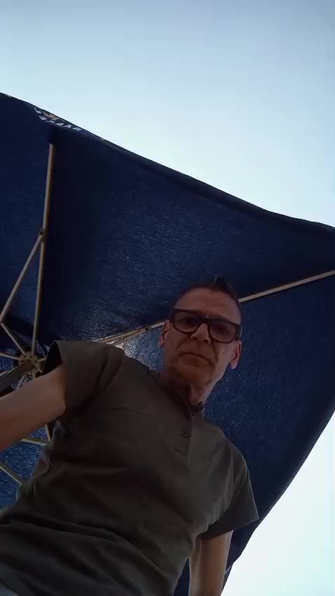 "Barco a la Deriva"⛵🌊