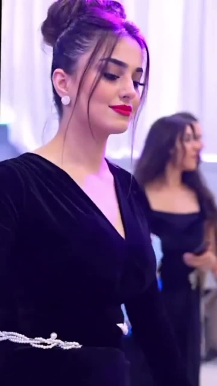Neşeli 4 😊💃🏻**M** (Remix)