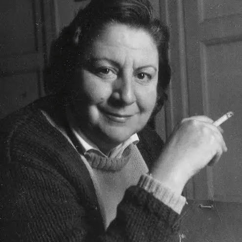 Autorretrato - Gloria Fuertes