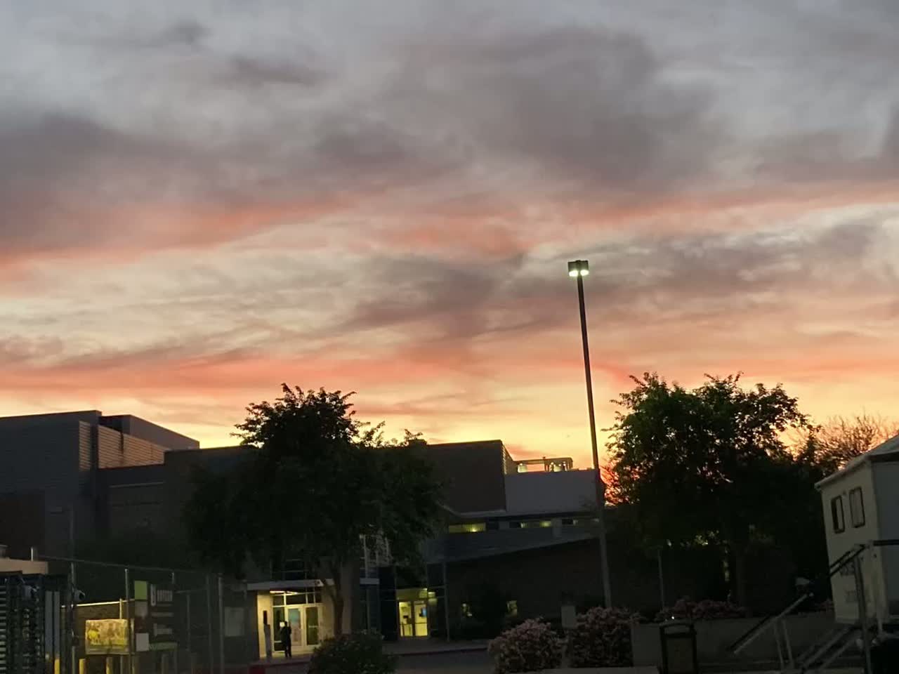 Ce soir, le soleil s’est endormi/Sunset: Dedicated to French Poet Victor Hugo