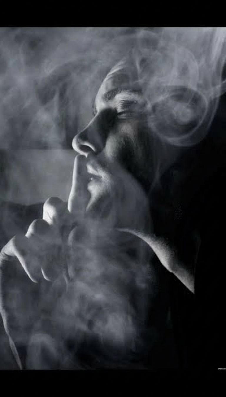 Сигарета и тишина / Cigarette and Silence