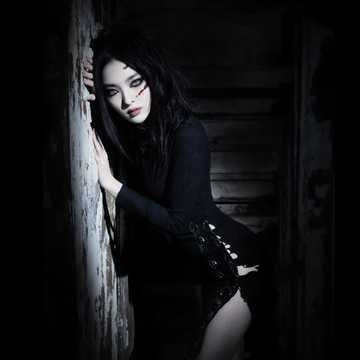 0nyra - Hollow Eyes