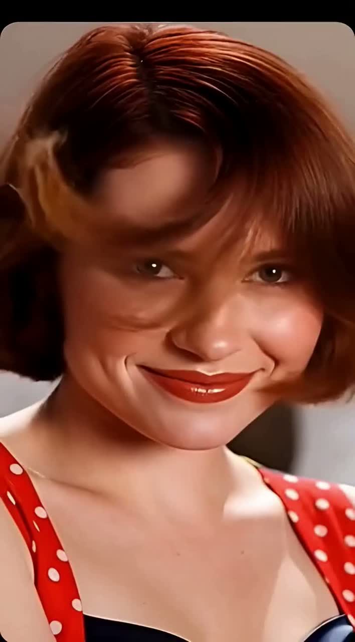 Tes cheveux roux se répandent dans ma nuit House Cover