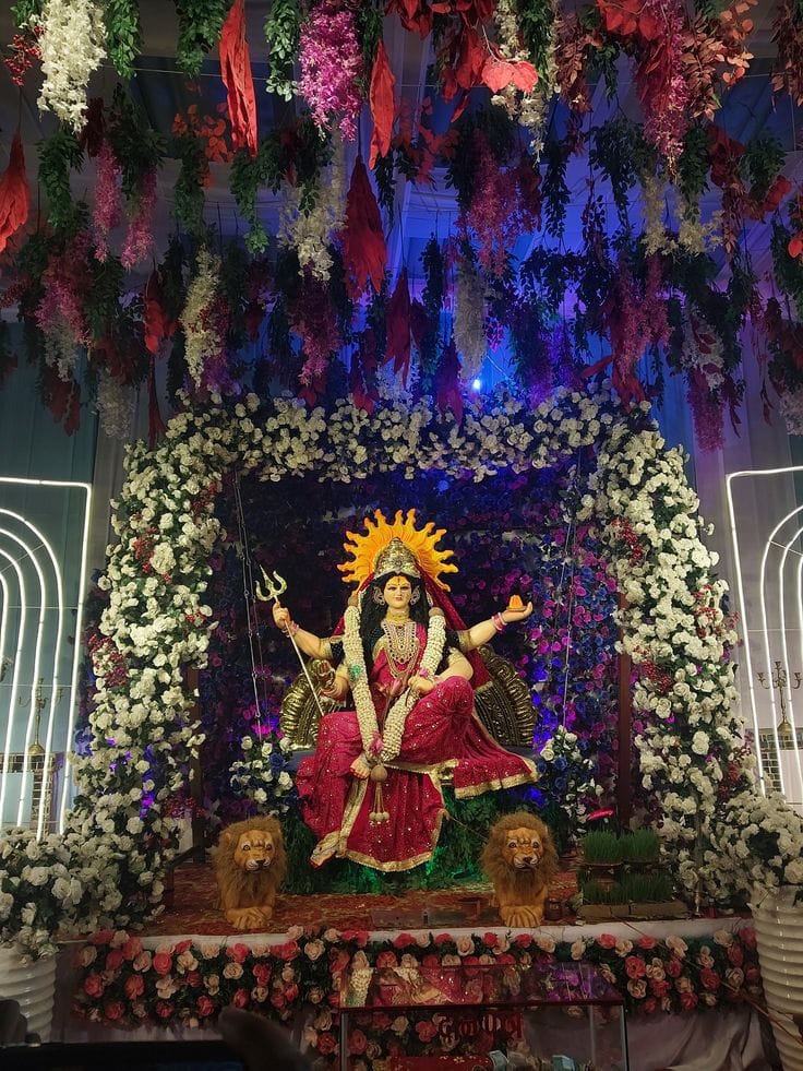 ઘૂમતો જાય માઁનો ગરબો