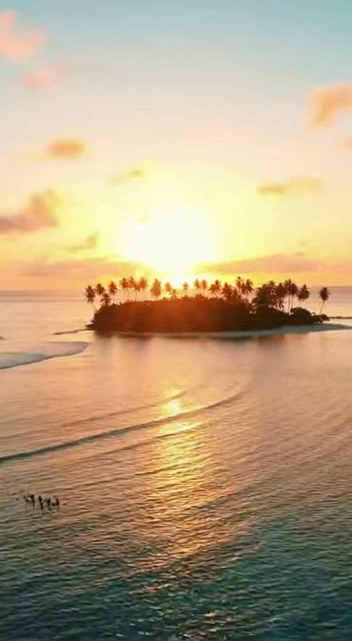 Ran Annim Waves (Micronesia) (A)