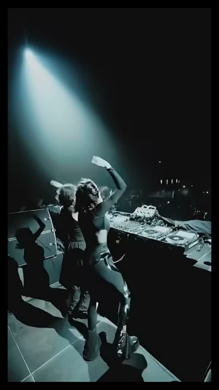 POLINA - Качай это мир (GinTonic) ft Dj NVSIA