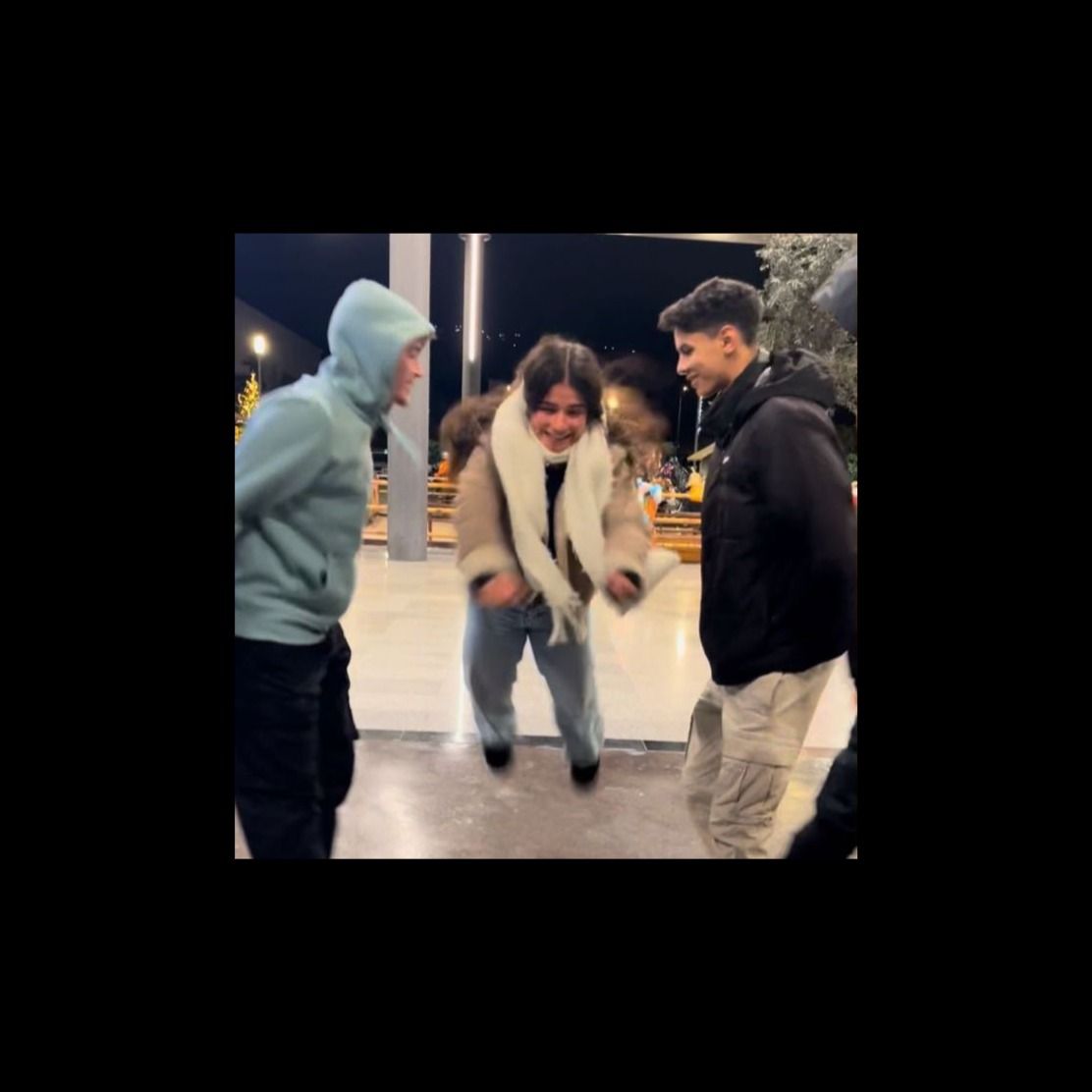 ESTOY HASTA LA POLLA